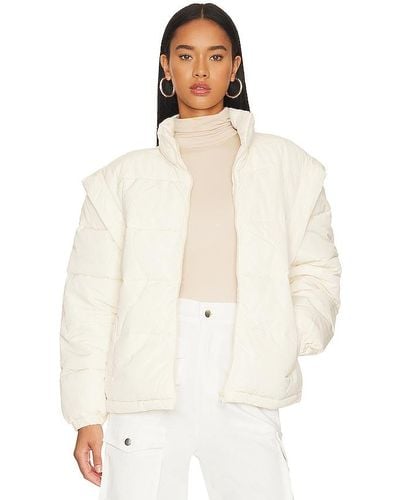 WeWoreWhat Snap Off Sleeve Puffer Jacket - White