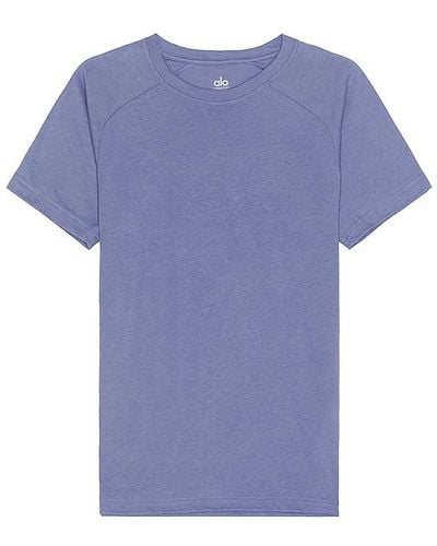 Alo Yoga The Triumph T-shirt - Blue
