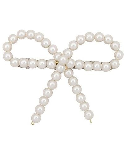 Shashi Broche pearl bow - Blanco