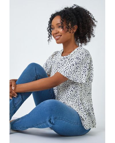 Roman hotsell clothing tops