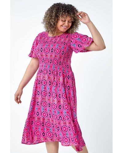 Roman Originals Curve Printed Crinkle Shirred Midi Dress - Pink