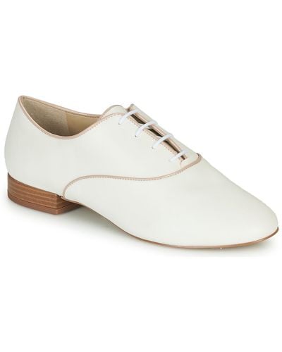 André Violette Casual Shoes - White