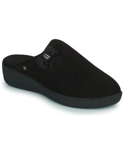 Isotoner 97368 Flip Flops - Black
