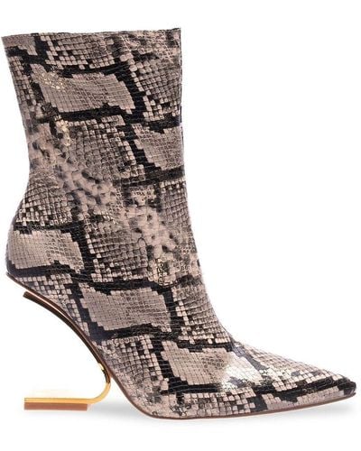 Lady hot sale couture boots