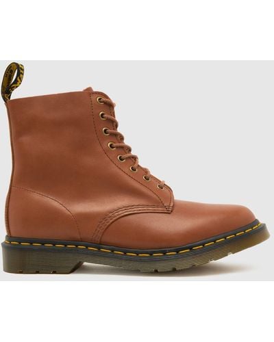 Dr. Martens 1460 Pascal Carrara Boots In - Brown