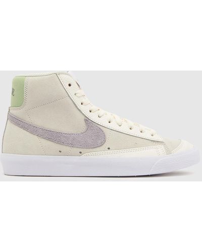 Nike Blazer Mid 77 Trainers In White & Purple - Natural