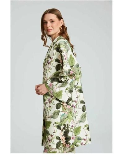 GUSTO Floral Printed Coat - White