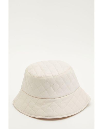 Quiz Quilted Bucket Hat - White