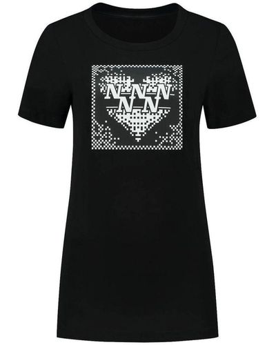 NIKKIE T-shirt Graphic Heart Met Printopdruk Zwart, Wit