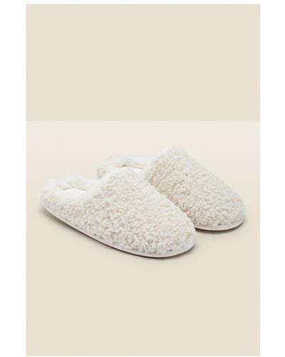 Sosandar Cream Curly Faux Fur Super Soft Slippers - White