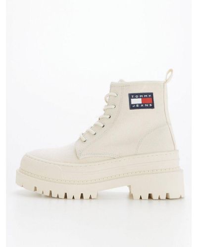 Tommy Hilfiger Boots - Natural