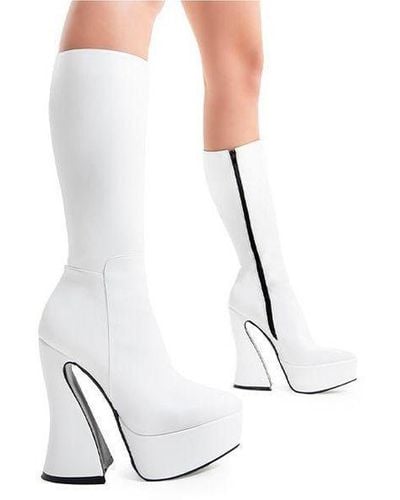 LAMODA Calf Boots Sketchy Pointed Toe Platform Heels With Functional Zip - White