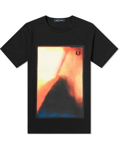 Fred Perry Abstract Logo M9677 102 Zwart T-shirt