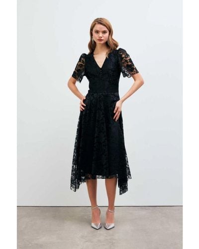GUSTO Lace Evening Dress - Black