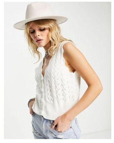 TOPSHOP Knitted Pretty Sleeveless Cardigan - White