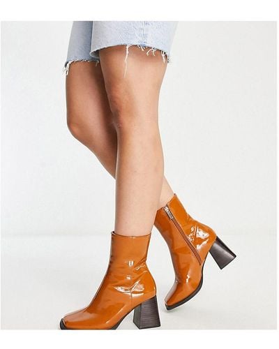 ASOS Wide Fit Reform Mid-Heel Boots - White
