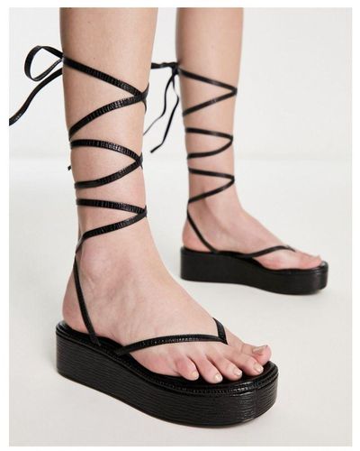 SIMMI London Talia Lace Up Toe Thong Flatform Sandals - Black
