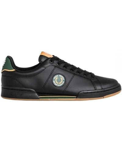 Fred Perry B9262 102 Zwarte Sneakers