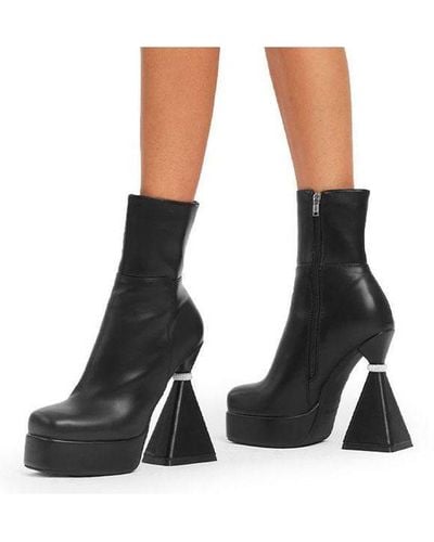 LAMODA Platform Ankle Boots All About You Round Toe Flared Heels With Zip - White