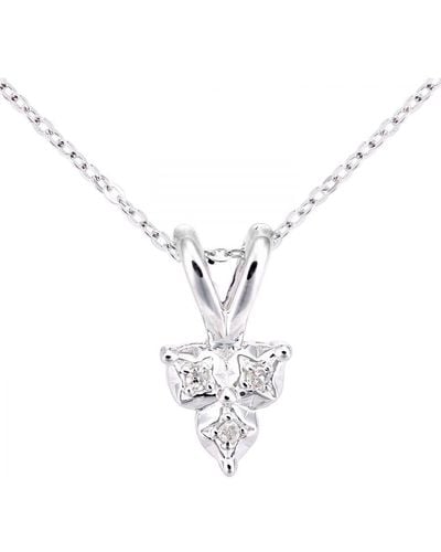 DIAMANT L'ÉTERNEL 9ct White Gold Diamond Star Design Pendant Necklace Of Length 46cm