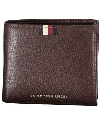 Tommy Hilfiger Elegant Leather Wallet With Modern Contrast - Brown
