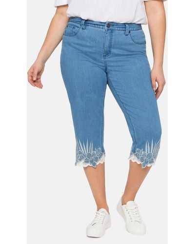 Sheego 3/4-Jeans mit Stickerei und Spitze am Saum - Blau