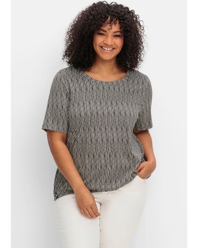 Sheego Shirt mit Minimal-Alloverdruck und Gummizugbund - Grau
