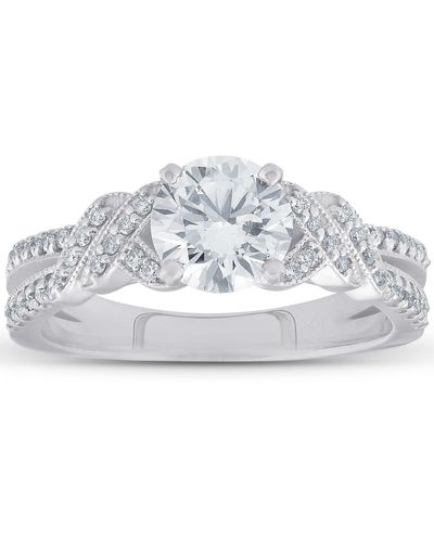 Pompeii3 1 1/2ct Vintage Diamond Engagement Ring Round Brilliant Cut - Metallic