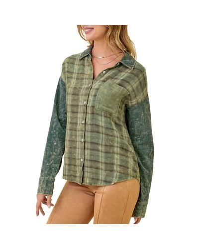 Mystree Tinsley Color Blocked Washed Button Down Shirt - Green