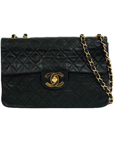 Chanel Timeless Leather Shoulder Bag (pre-owned) in Black
