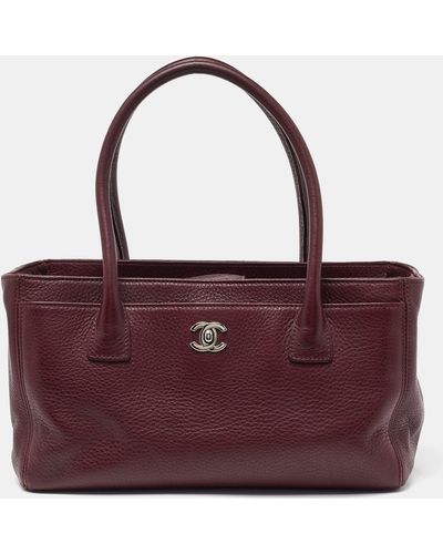Chanel Leather Small Cerf Shopper Tote - Red
