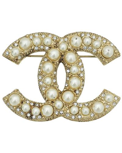 Chanel Cc Pearl Crystal Brooch - Metallic