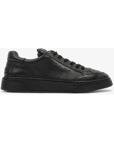 Chanel Low Top Sneaker Leather - Black