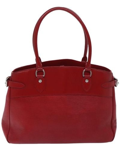 Louis Vuitton Passy Leather Handbag (pre-owned) - Red