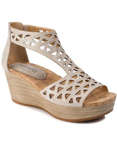 Bare traps corra wedge hot sale sandal