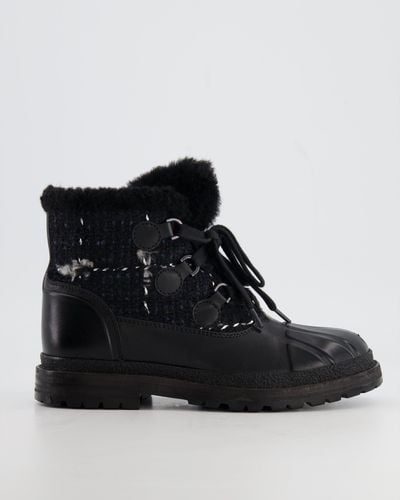 Chanel Tweed Shearling Snow Boots With Cc Logo Detail - Black