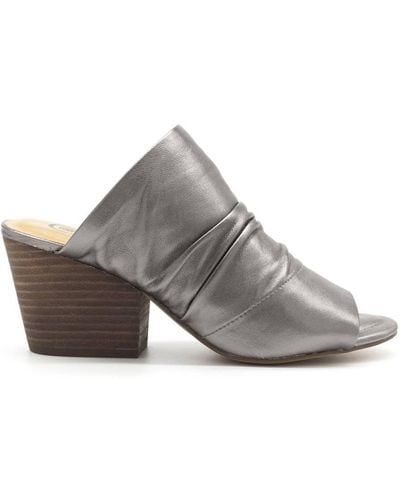 Golo Landon Leather Block Heel - Gray