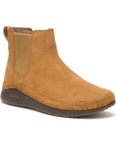 Chaco Paonia Chelsea Boots In Carmel Brown