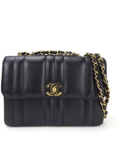 Chanel Flap Bag Leather Shoulder Bag (pre-owned) - Black