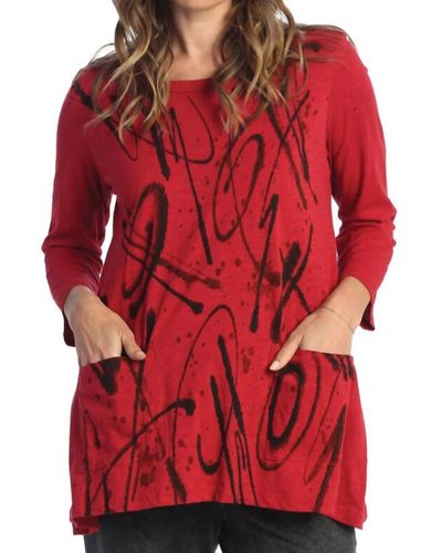 Jess & Jane Creativo Patch Pocket Tunic Top In Red