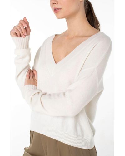 Serra The Easy V Neck Sweater - White