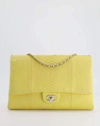 Chanel Light Timeless Clutch On Chain - Yellow