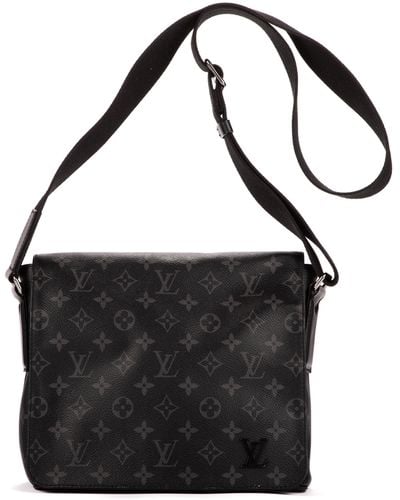 Louis Vuitton District Pm - Black