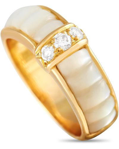Van Cleef & Arpels 18k Yellow Gold 0.15 Ct Diamond And Mother Of Pearl Ring - Metallic