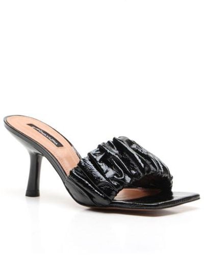 BCBGMAXAZRIA Dallas Black Leather Cinched Sandal Heel