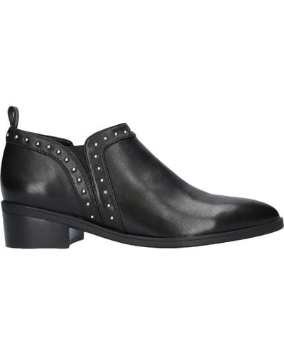 Bella Vita Lorraine Leather Studded Ankle Boots - Black