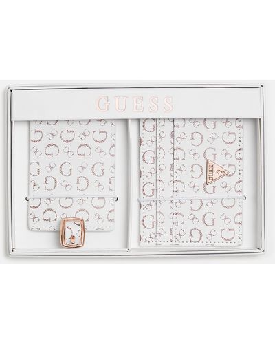 Guess Factory Logo luggage Tag And Card Holder Box Set - White