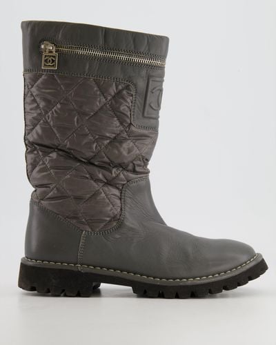 Chanel Khaki Leather Boots With Zip Detail And Cc Logo - Black