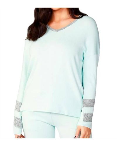 French Kyss Long Sleeve Love V-neck Top - Green