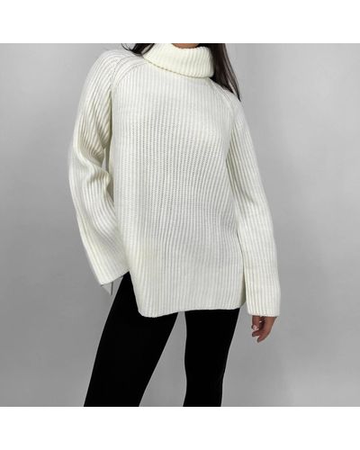 COTTON CANDY FASHION Side Slit Turtleneck Sweater - White